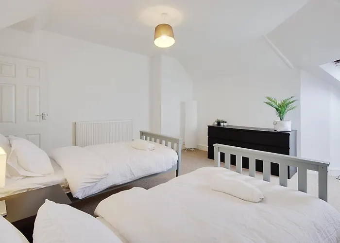 Ashley Road Apartment 3