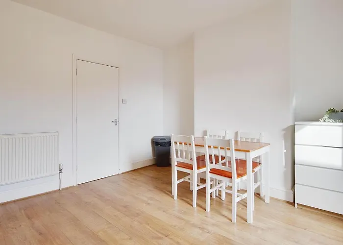 Ashley Road Apartment 3