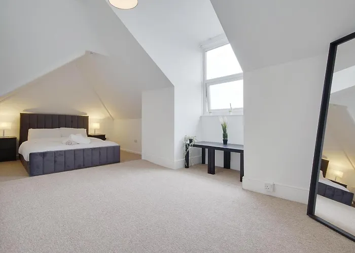 Ashley Road Apartment 3
